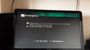 Asus/ please press DEL or F2 to enter UEFI bios  setting/ Linux et Windows