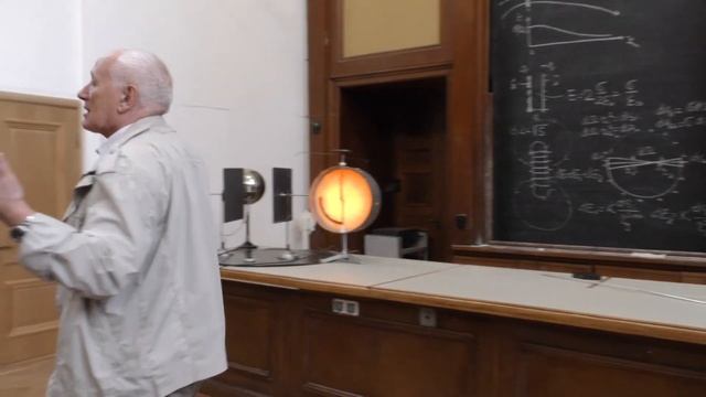 Алешкевич В. А. - Электромагнетизм - Электростатика