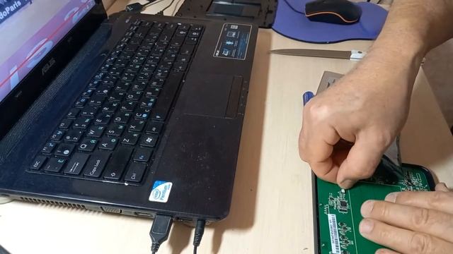 Меняю аккумулятор на электронной книге Pocket Book. смотреть онлайн