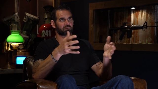 SEAL Team 6 Operator Marcus Capone: What is a Breacher? смотреть онлайн