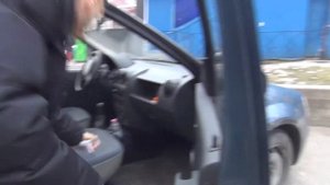 Как измерить напряжение на автомобиле? Автовольтметр. Car Charger . Тест на пригодность.