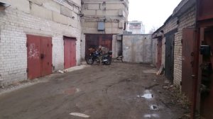 TDM 850 1. Ride near the garage. Ямаха ТДМ поездка возле гаража.