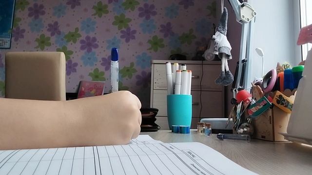 мой утренний влог/ просыпаюсь / заправляю кровать / чищу зубы / заполняю ежедневник / делаю уроки
