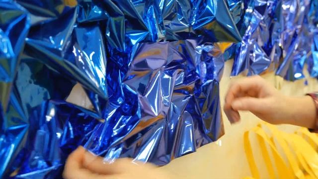 Фотозона из жатой фольги - как сделать своими руками