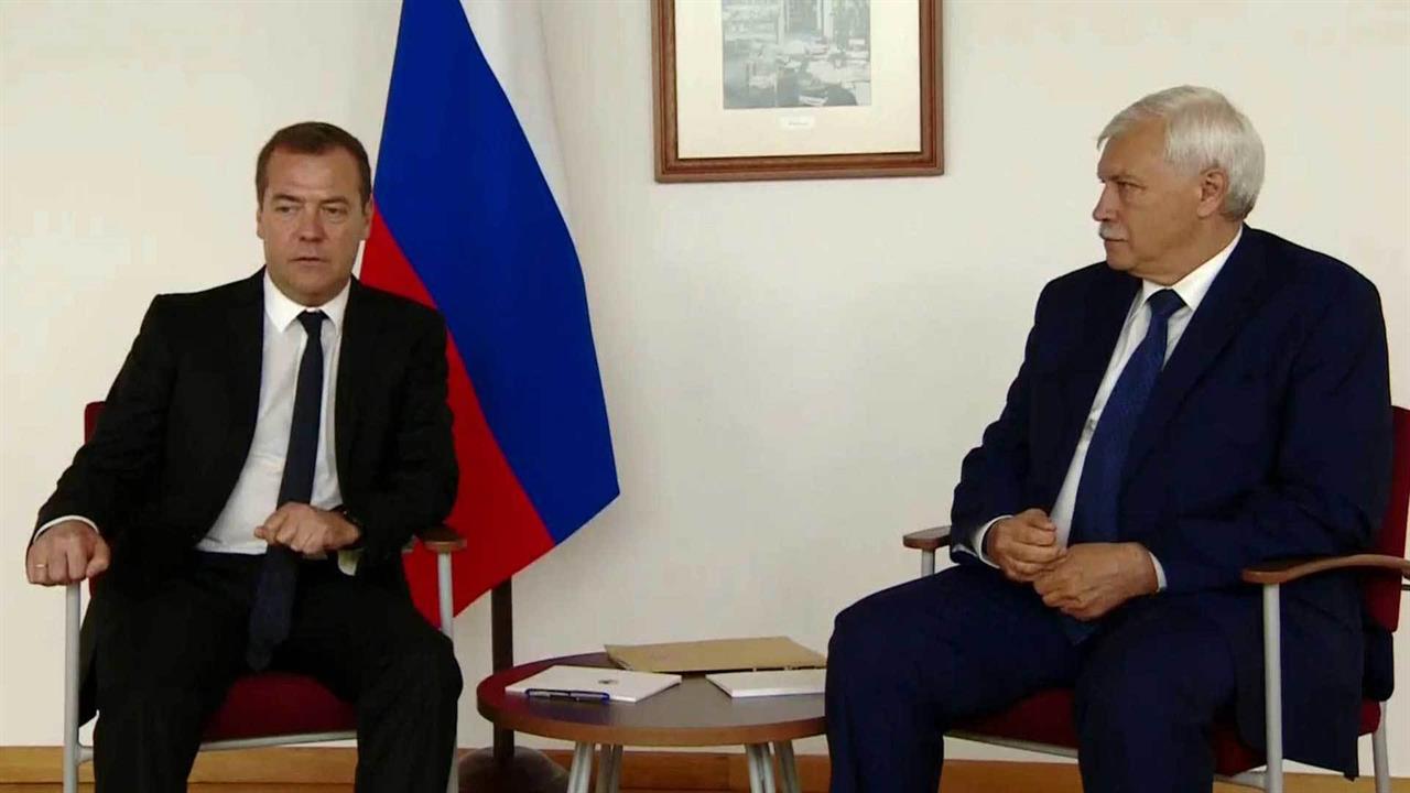 Дмитрий Медведев заявил, что Россия будет вкладывать средства в повышение качества образования