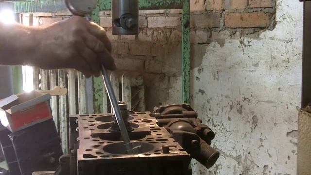 Расточка блока цилиндров - вертикально расточной станок