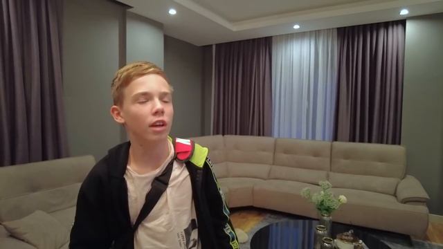 Дарья Пынзарь сделала суши, Давид стал Барменом.