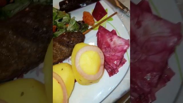 Накрыли стол. Праздник отмечаем . смотреть онлайн