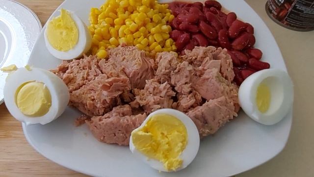 Салат с тунцом,кукурузой,фасолью!Вкусный и  быстрый!Salad With Tuna,corn, Beans Delicious And Fast