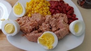 Салат с тунцом,кукурузой,фасолью!Вкусный и  быстрый!Salad with tuna,corn, beans Delicious and fast