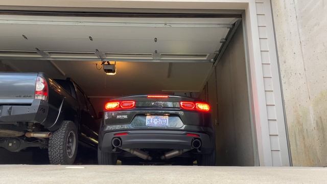 2020 Camaro LT1 Cold Start and Rev with MBRP Axel Back смотреть онлайн