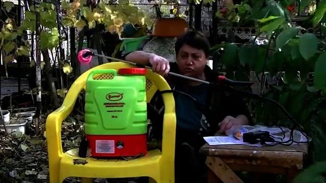 Новая посылка.  Электроопрыскиватель!
