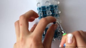 Снежинка из резинок. Новогоднее украшение на елку из резиночек  Rainbow Loom