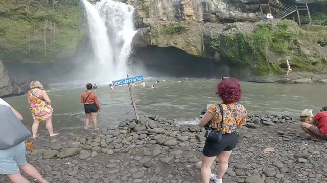 bali !! bali waterfall - tegenungan waterfall | bali hari ini (6 maret 2023)