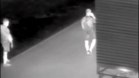 Пример работы тепловизора, смотрю в тепловизор на улицу