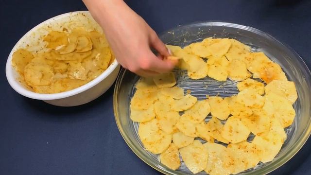 Необыкновенно Вкусный Картофель с Ветчиной и Сыром в духовке. Очень быстро, просто и вкусно! смотреть онлайн