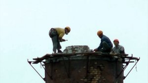 демонтаж кирпичной трубы/ destruction of the brick tube