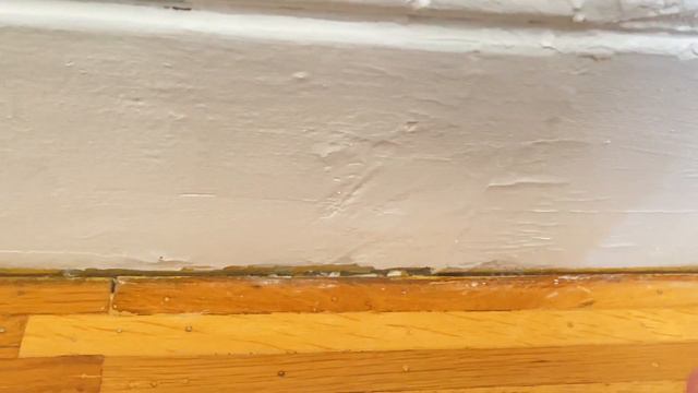 Странный равномерный, как метроном тихий стук, исходящий из под плинтуса гостиной моей квартиры смотреть онлайн