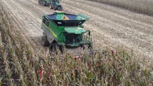 JOHN DEERE X9 1100 at WORK in Germany ! CORN HARVEST 2021