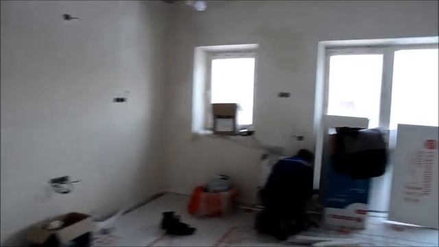 НАМ СТРОЯТ ТАУНХАУС # 11//Штукатурка//Лестница//Отопление смотреть онлайн