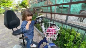 Ангелина и Люся приехали к СТАЕ ГАМАДРИЛ ! Люся могла стать принцессой гамадрил!