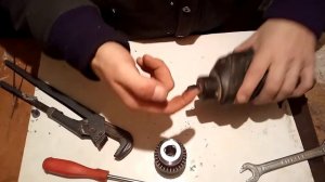 Как открутить снять патрон на дрели.How to Unscrew the drill Chuck.