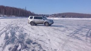 "Вальс" Honda Pilot вальсирует на льду