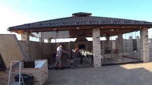 Безрамное остекление беседки с мангальной зоной в Абинске