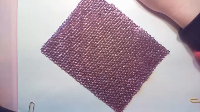 Плетем кошелек из бисера .