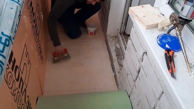 Как приклеить линолиум!