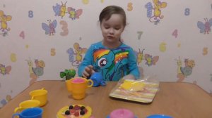 Набор детской посуды. Королевское чаепитие и мармеладная пицца.