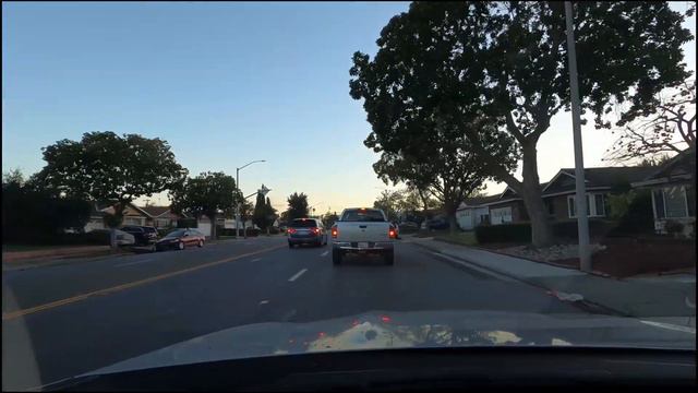 Четверг - мысли всякие в голову лезут. И чего им там нужно-то? смотреть онлайн