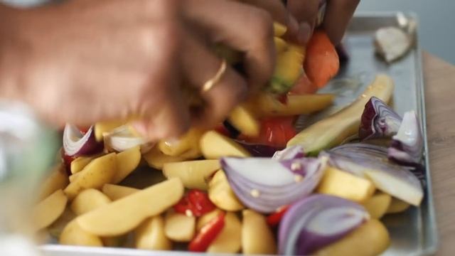 Ofengemüse Rezept I Möhren, Kartoffeln und Avocado mit Hummus I EDEKA смотреть онлайн