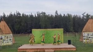 Танец с салама на Юбилейном Ысыахе с. Фрунзе 12.06.2022 г.