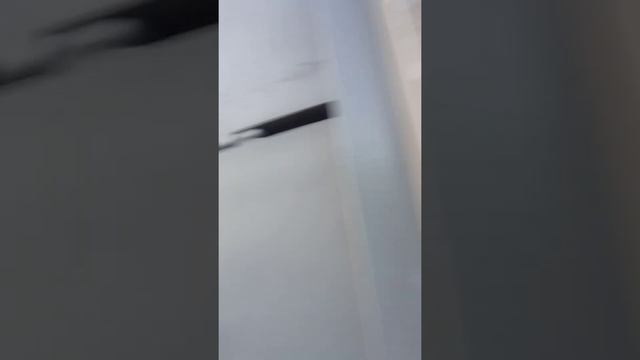 Полуприцеп зерновоз-самосвал задние ворота, запоры и фиксаторы.