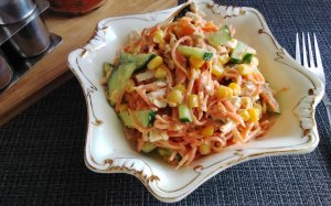 Салат за 5 минут. Ну очень вкусный.