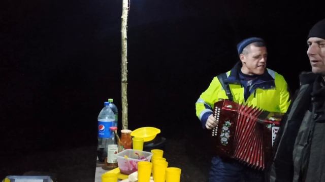 Под Гармонь.Голуби летят над нашей зоной.Отдыхаем на рыбалке. Часть1. смотреть онлайн