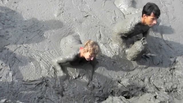 Грязевой вулкан. Кучугуры 2012. смотреть онлайн