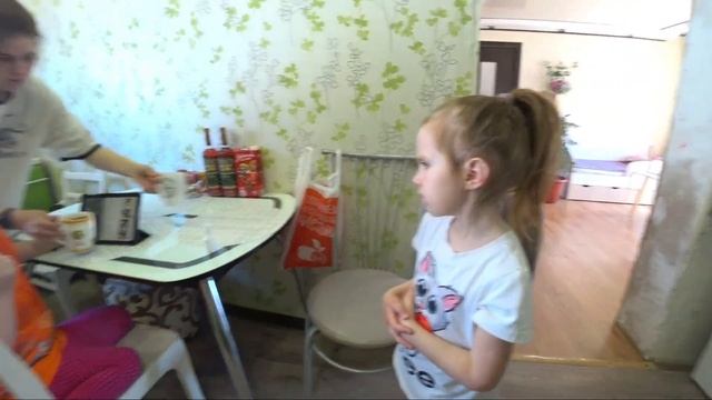 Установка направляющих для обшивки дома. Жизнь в Деревне. Все при делах. смотреть онлайн