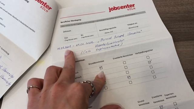 Принесли дипломы в Jobcenter. Второй термин. Германия. смотреть онлайн