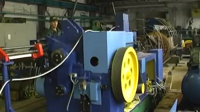 Работа правильно-отрезного автомата для арматуры смотреть онлайн