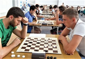 Шашки, шашки