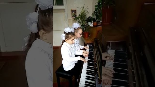 Суржикова Надія, Гальмакова Софія Й Штраус Ганна полька 1 смотреть онлайн