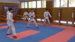 Заряжающие тренировки по олимпийскому каратэ в Японии.