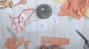 Пошив бескаркасного бюстгальтера для большой груди. Часть. 2\ Перенос выкройки на кружево и поролон.