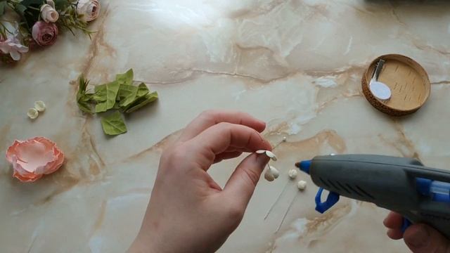 МК" Очень быстрая сборка цветов из фоамирана" Быстро и красиво, минимум затрат! смотреть онлайн