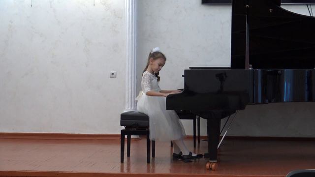 Ибраева Арина, Э. Денисов "Колокола" смотреть онлайн