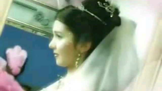 Феруза Каримова Ой бор кизим омон бор кизим/Feruza Karimova oy bor qizim /JURNALIST QÒSHIQLARi смотреть онлайн