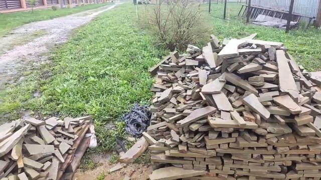 Делаем подпорную стенку из блоков и натурального камня. Устройство дренажа.