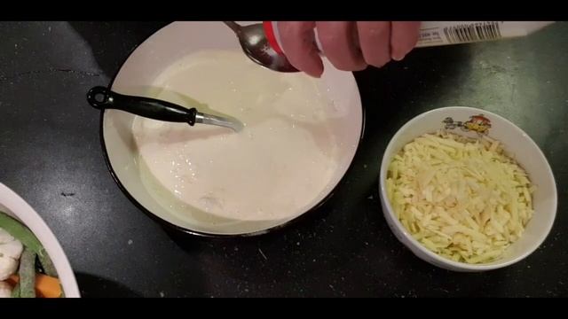Запечённая цветная капуста с тыквой и фасолью.